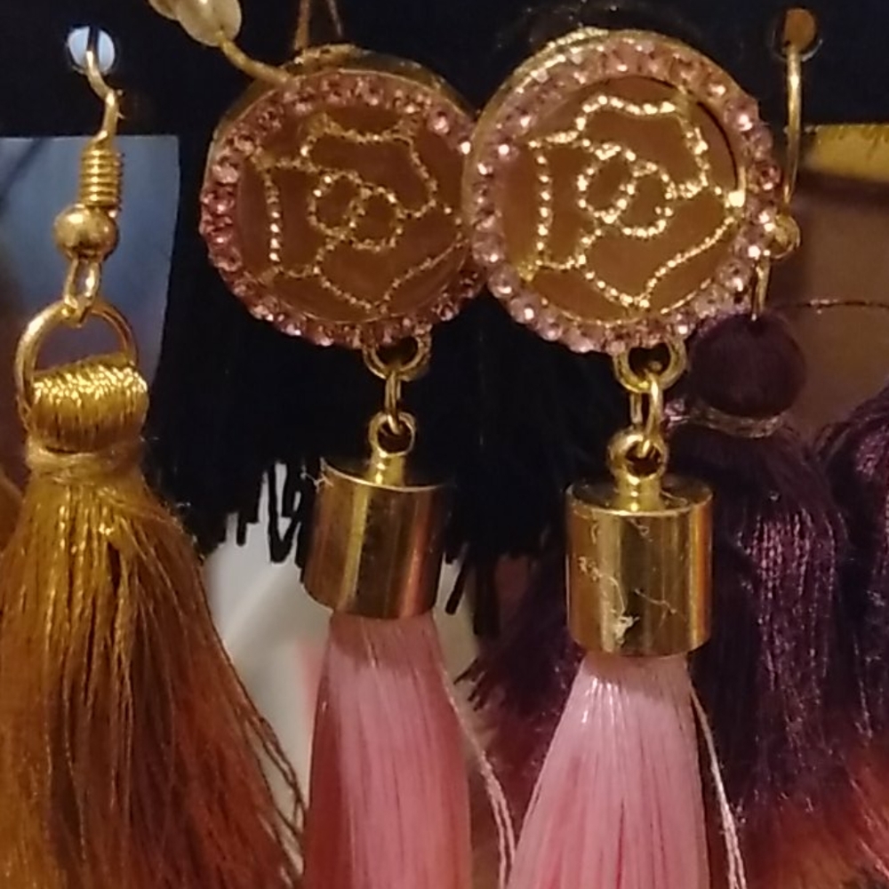 Earrings/Dangles - Picture 2 of 3